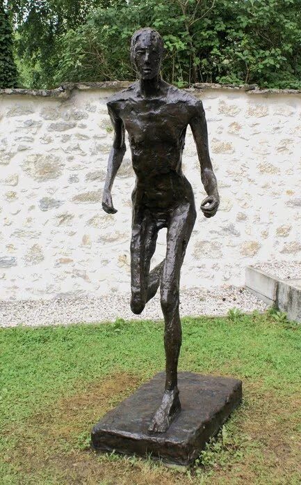 Oeuvre de Germaine Richier Coureur Grand exposé au Musée Saint Claude - Patine : Pascal Le Lay