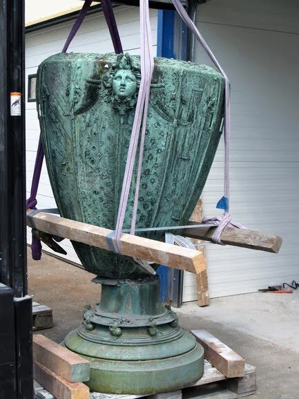 Démontage du vase monumental