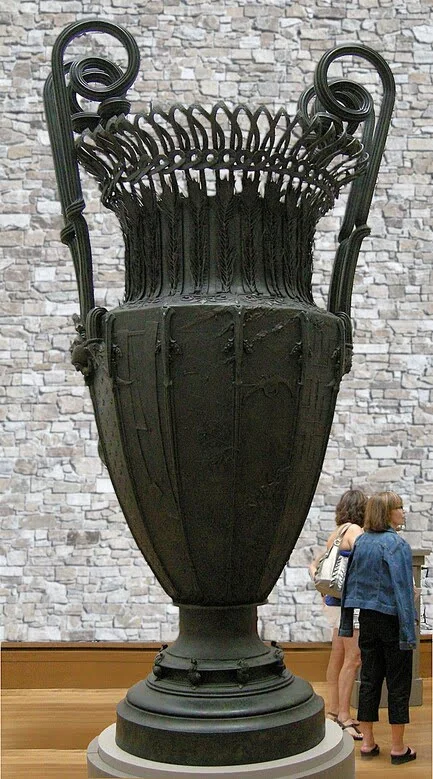 Vase Monumental exposé au Getty de Los Angeles